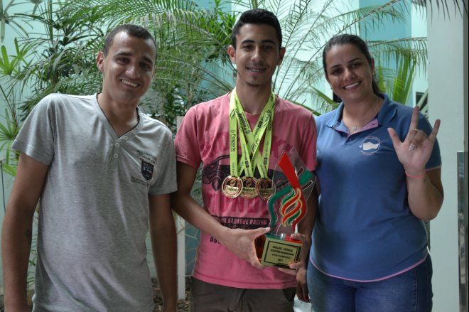 Equipe de Atletismo conquista onze medalhas no Troféu Lajeado