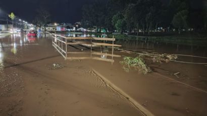Chuva causa alagamentos em ruas de Xanxerê