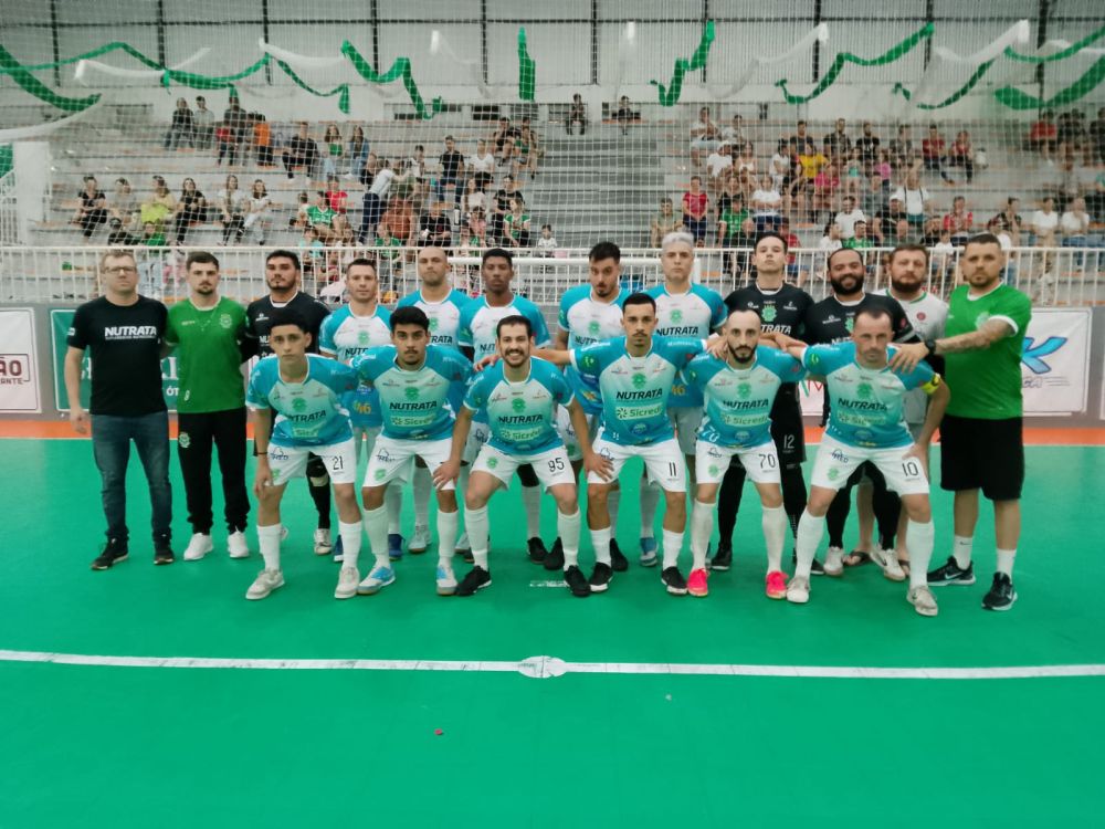 Equipes de futsal feminino e masculino adulto de Vargeão se